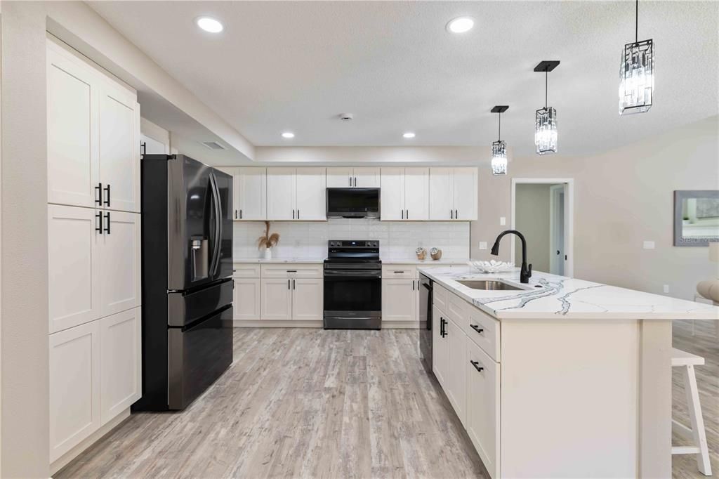 En Venta: $799,000 (4 camas, 2 baños, 3371 Pies cuadrados)