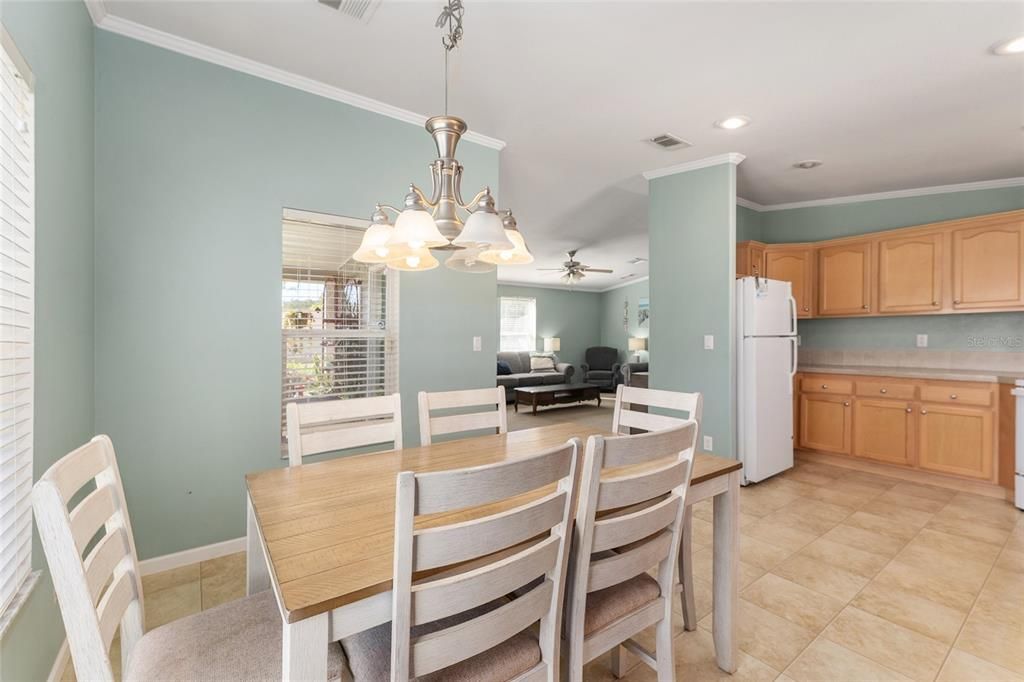 待售: $189,900 (3 贝兹, 2 浴室, 1408 平方英尺)