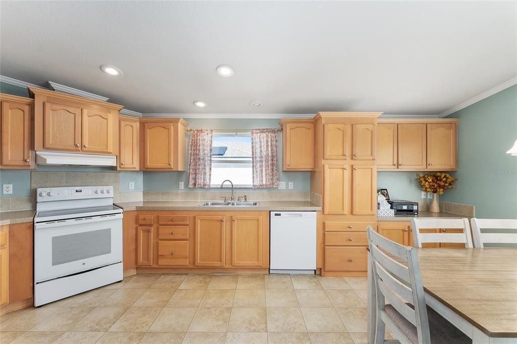 待售: $189,900 (3 贝兹, 2 浴室, 1408 平方英尺)