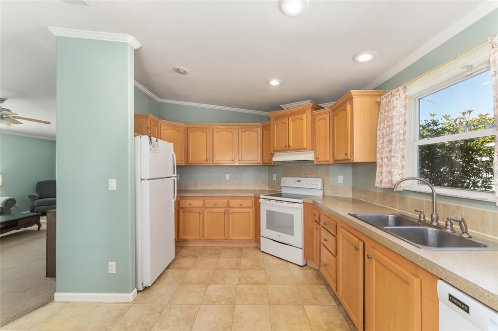 待售: $189,900 (3 贝兹, 2 浴室, 1408 平方英尺)