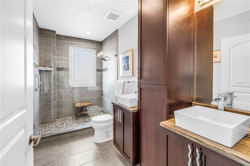 待售: $1,724,000 (3 贝兹, 2 浴室, 2600 平方英尺)