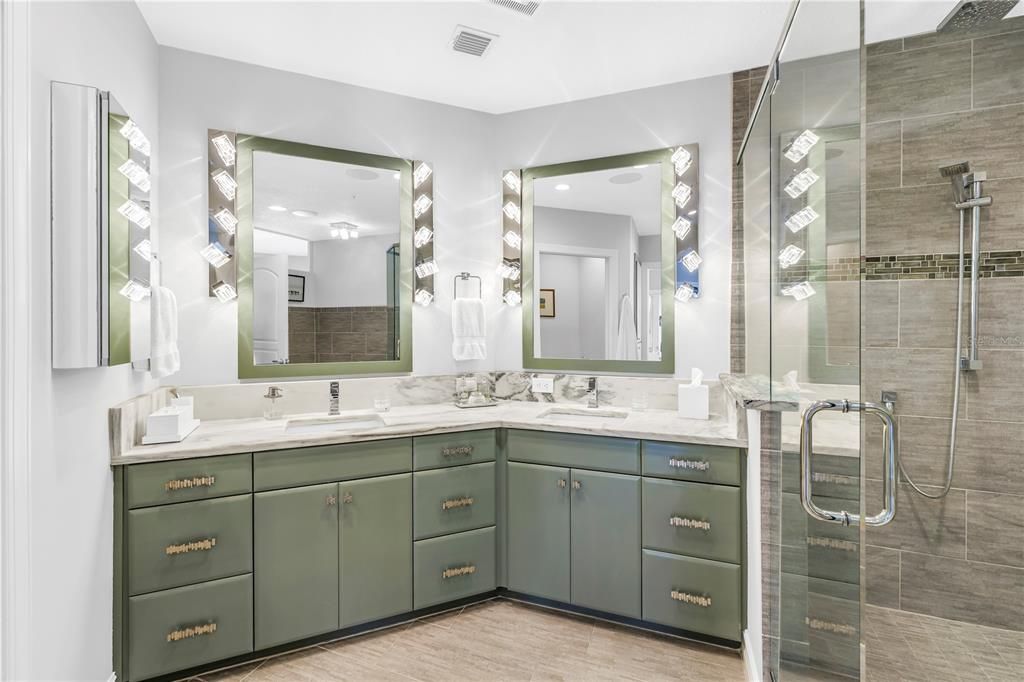 待售: $1,724,000 (3 贝兹, 2 浴室, 2600 平方英尺)