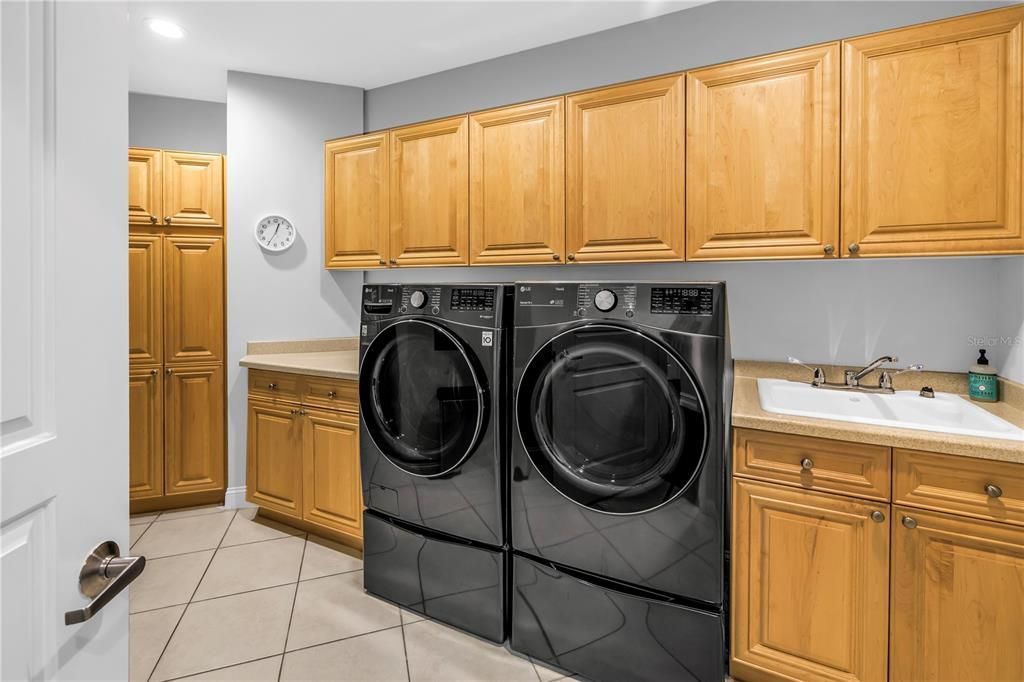 待售: $1,724,000 (3 贝兹, 2 浴室, 2600 平方英尺)