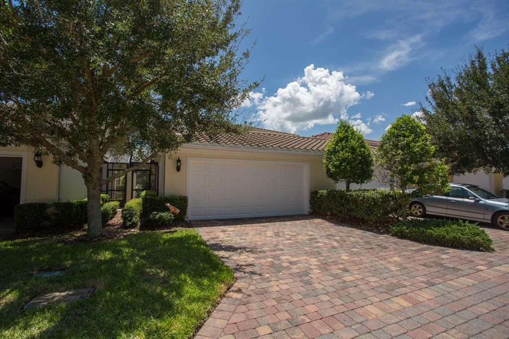 Active With Contract: $2,700 (4 beds, 3 baths, 1813 Square Feet)