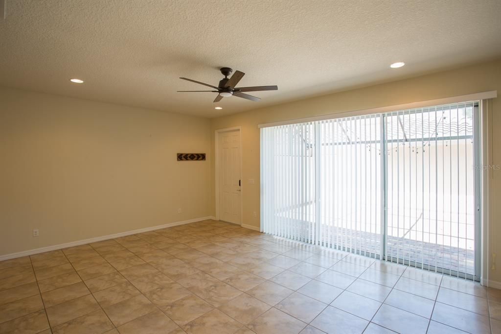 Active With Contract: $2,700 (4 beds, 3 baths, 1813 Square Feet)