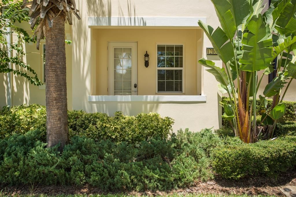 Active With Contract: $2,700 (4 beds, 3 baths, 1813 Square Feet)