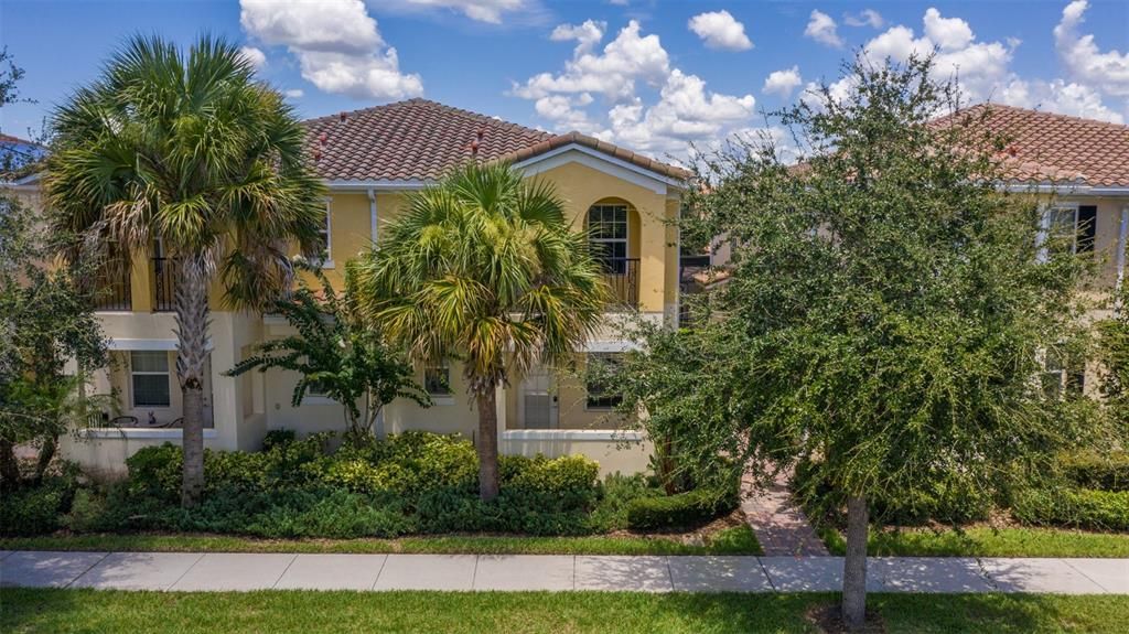 Active With Contract: $2,700 (4 beds, 3 baths, 1813 Square Feet)