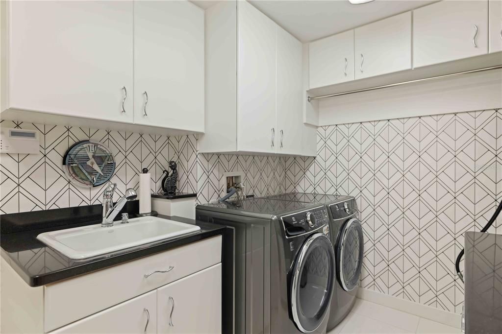 For Sale: $1,050,000 (3 beds, 3 baths, 3060 Square Feet)