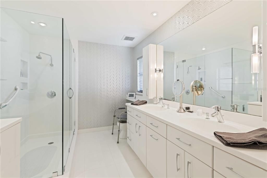 For Sale: $1,050,000 (3 beds, 3 baths, 3060 Square Feet)