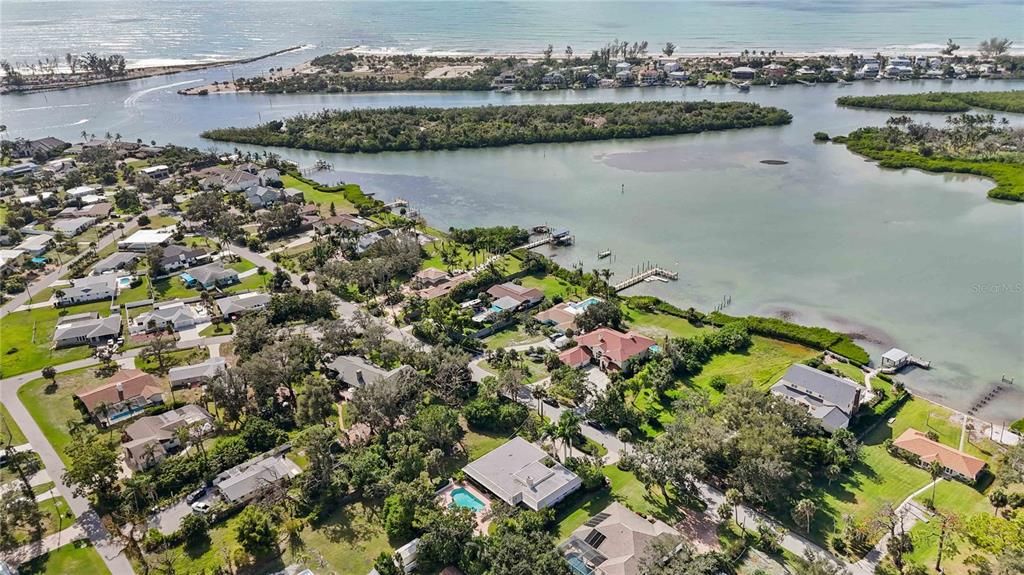 For Sale: $1,050,000 (3 beds, 3 baths, 3060 Square Feet)