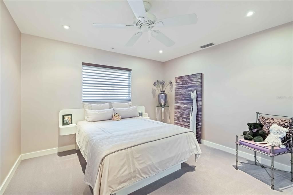 For Sale: $1,050,000 (3 beds, 3 baths, 3060 Square Feet)