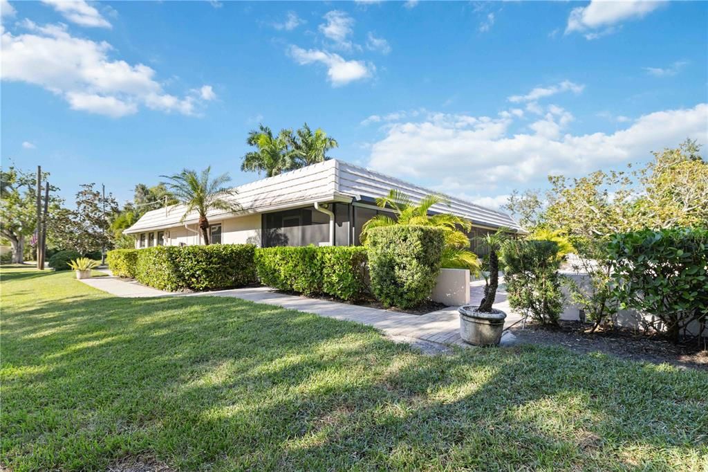 For Sale: $1,050,000 (3 beds, 3 baths, 3060 Square Feet)