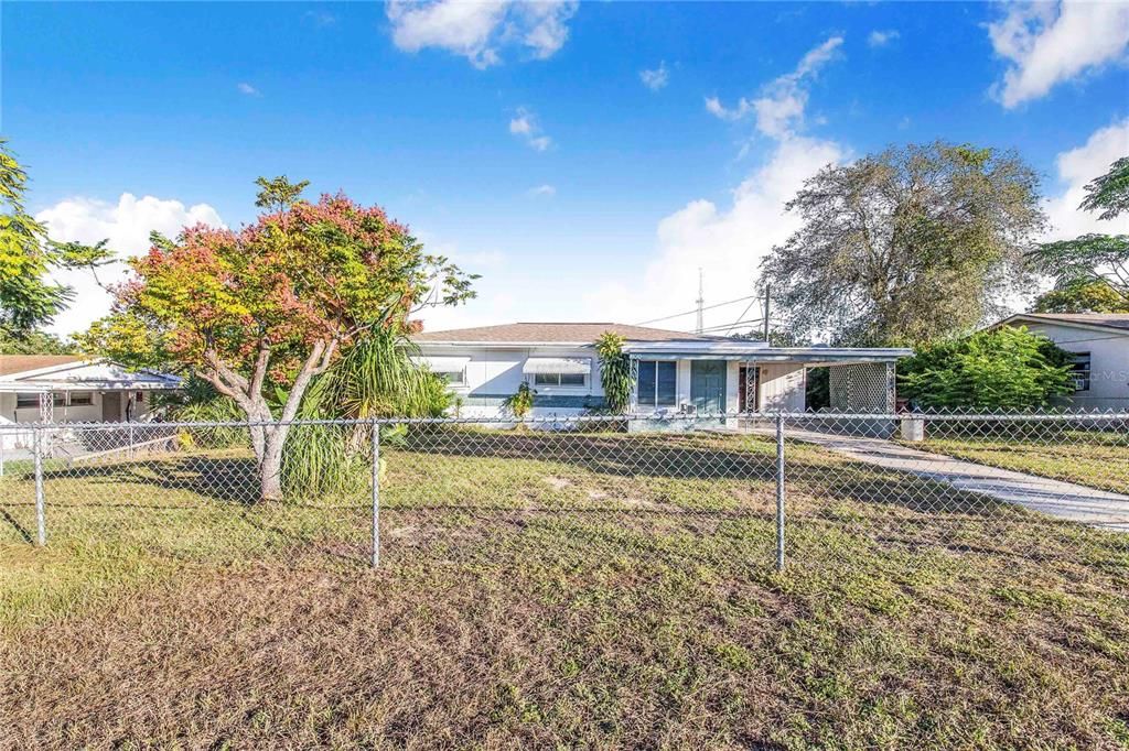 Active With Contract: $215,000 (4 beds, 2 baths, 1492 Square Feet)