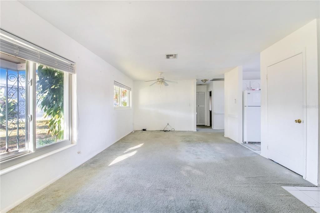 Active With Contract: $215,000 (4 beds, 2 baths, 1492 Square Feet)