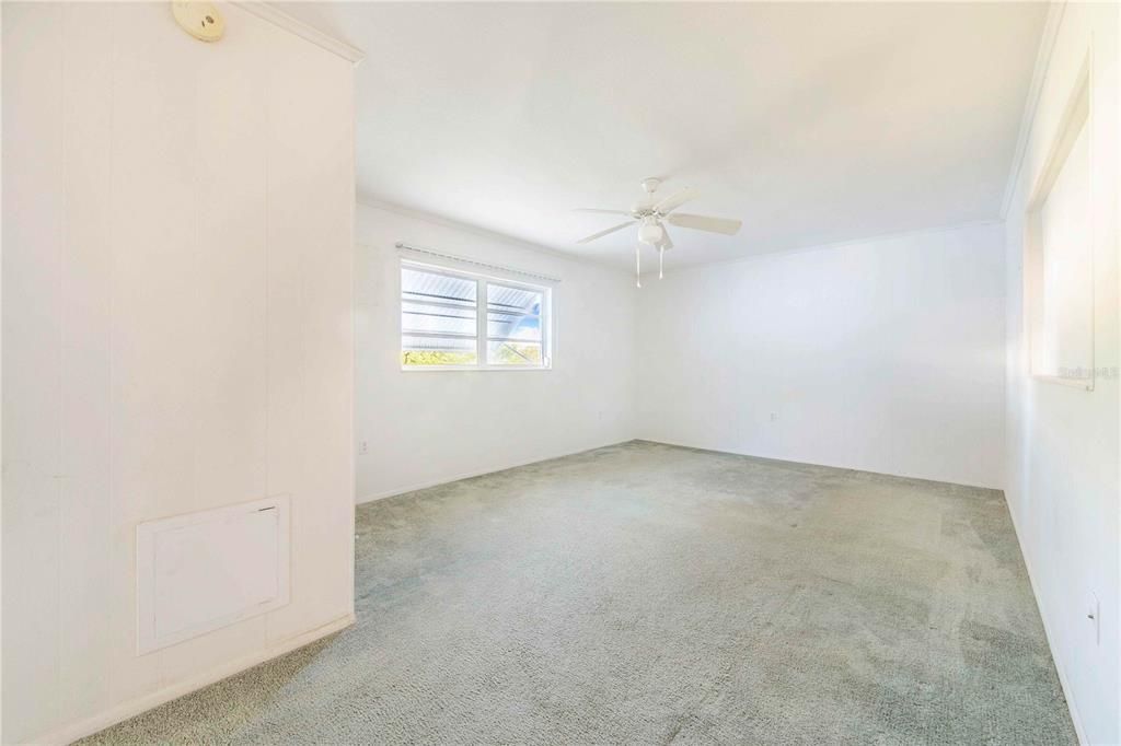 Active With Contract: $215,000 (4 beds, 2 baths, 1492 Square Feet)