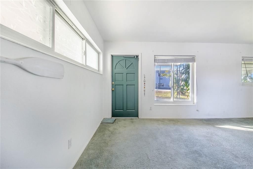 Active With Contract: $215,000 (4 beds, 2 baths, 1492 Square Feet)