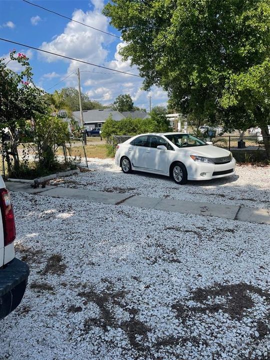 出租: $1,375 (2 贝兹, 1 浴室, 780 平方英尺)