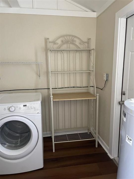 出租: $1,375 (2 贝兹, 1 浴室, 780 平方英尺)