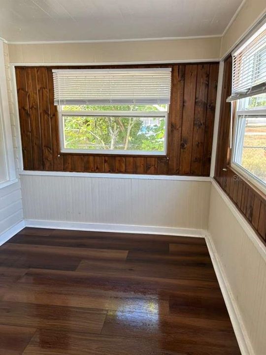 出租: $1,375 (2 贝兹, 1 浴室, 780 平方英尺)