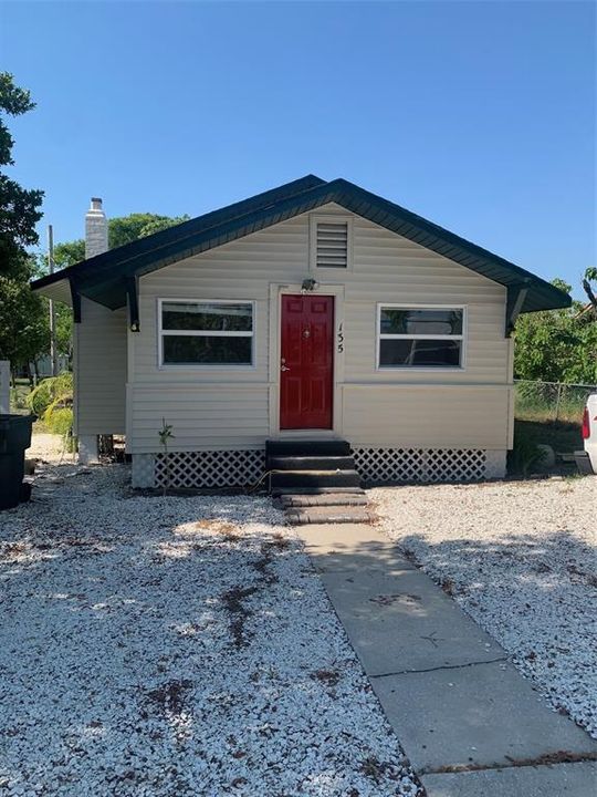 出租: $1,375 (2 贝兹, 1 浴室, 780 平方英尺)