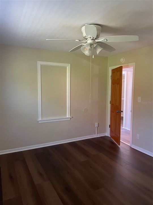 出租: $1,375 (2 贝兹, 1 浴室, 780 平方英尺)