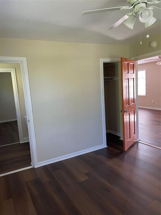 出租: $1,375 (2 贝兹, 1 浴室, 780 平方英尺)