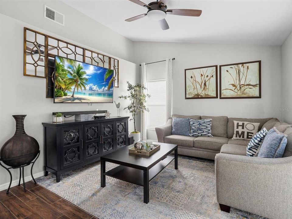 Active With Contract: $470,000 (3 beds, 2 baths, 1738 Square Feet)