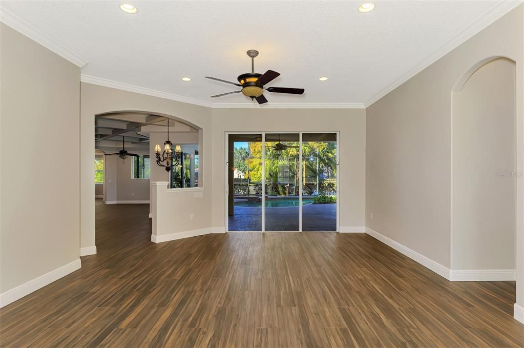 待售: $939,000 (5 贝兹, 4 浴室, 3860 平方英尺)