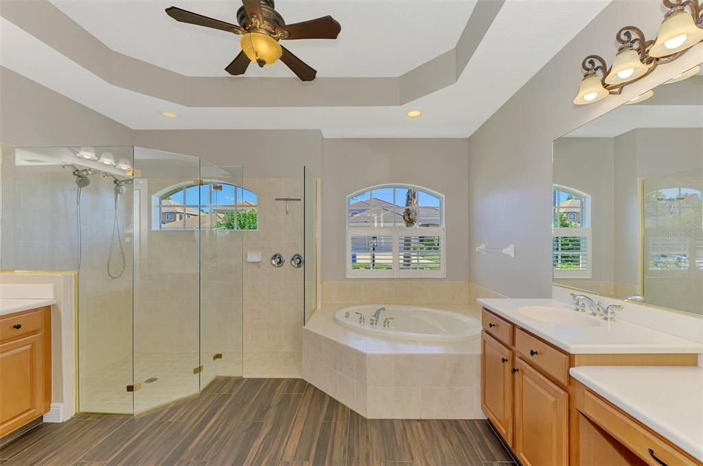 待售: $939,000 (5 贝兹, 4 浴室, 3860 平方英尺)