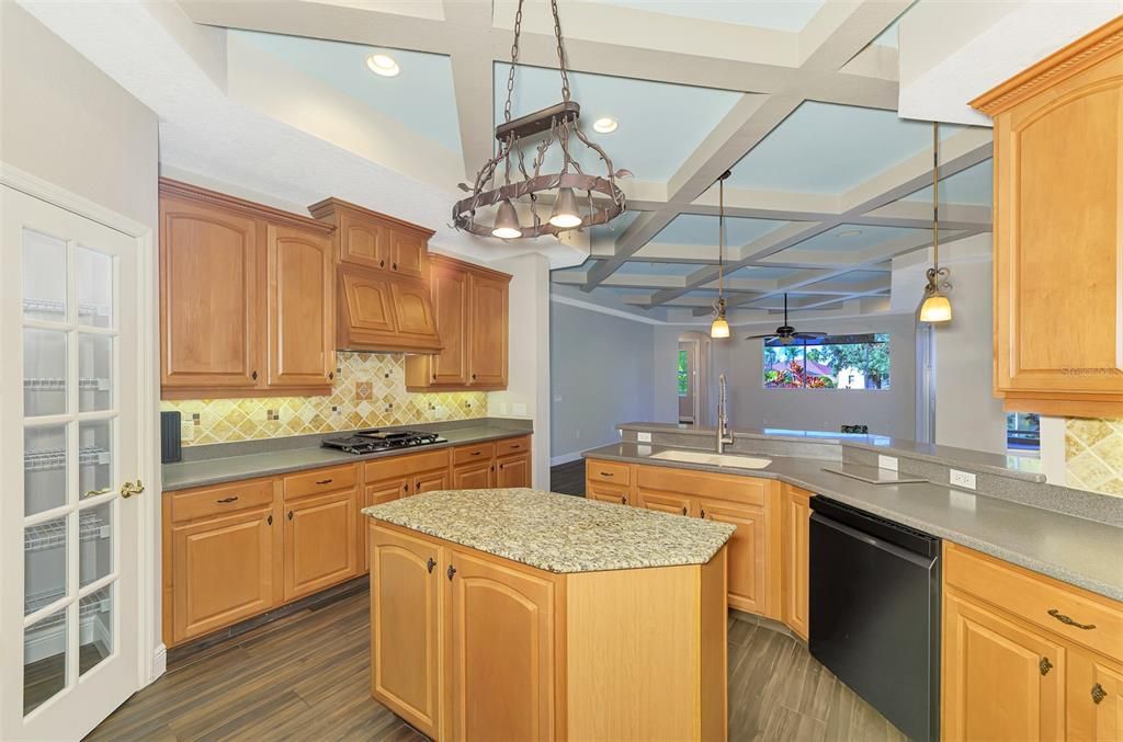 待售: $939,000 (5 贝兹, 4 浴室, 3860 平方英尺)