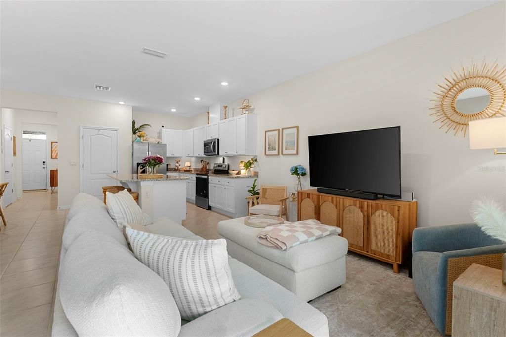 На продажу: $299,000 (3 спален, 2 ванн, 1660 Квадратных фут)