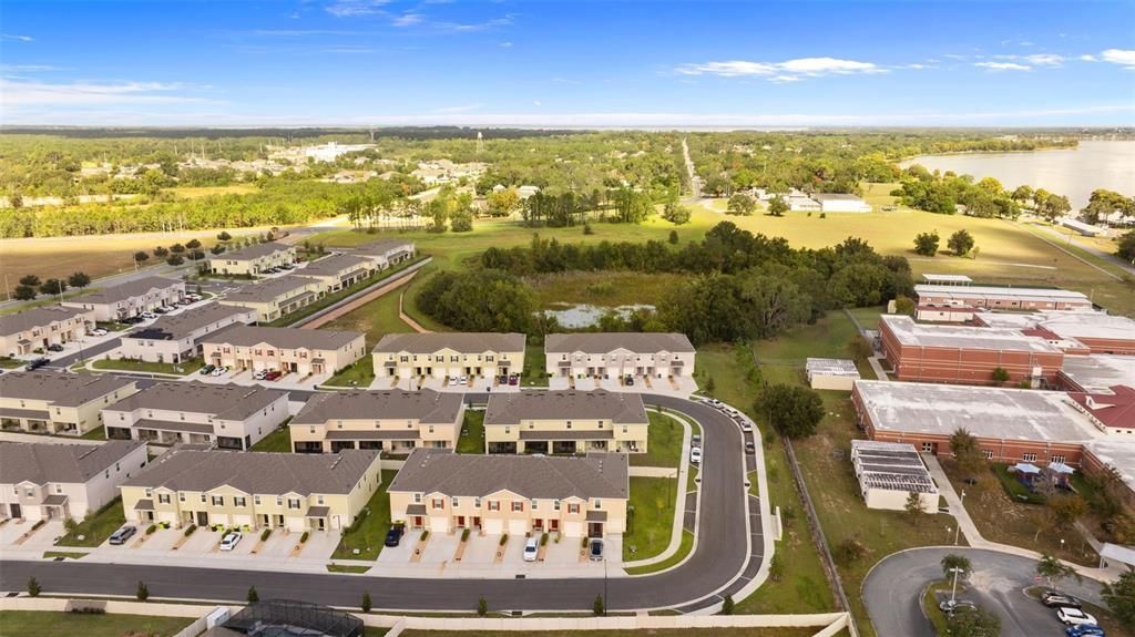 На продажу: $299,000 (3 спален, 2 ванн, 1660 Квадратных фут)