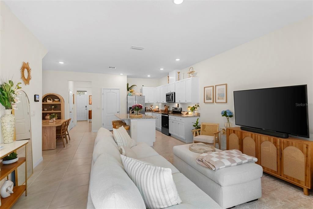 На продажу: $299,000 (3 спален, 2 ванн, 1660 Квадратных фут)