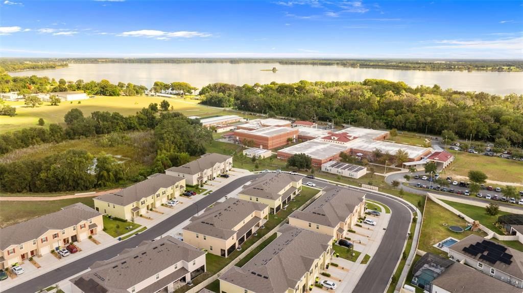 На продажу: $299,000 (3 спален, 2 ванн, 1660 Квадратных фут)