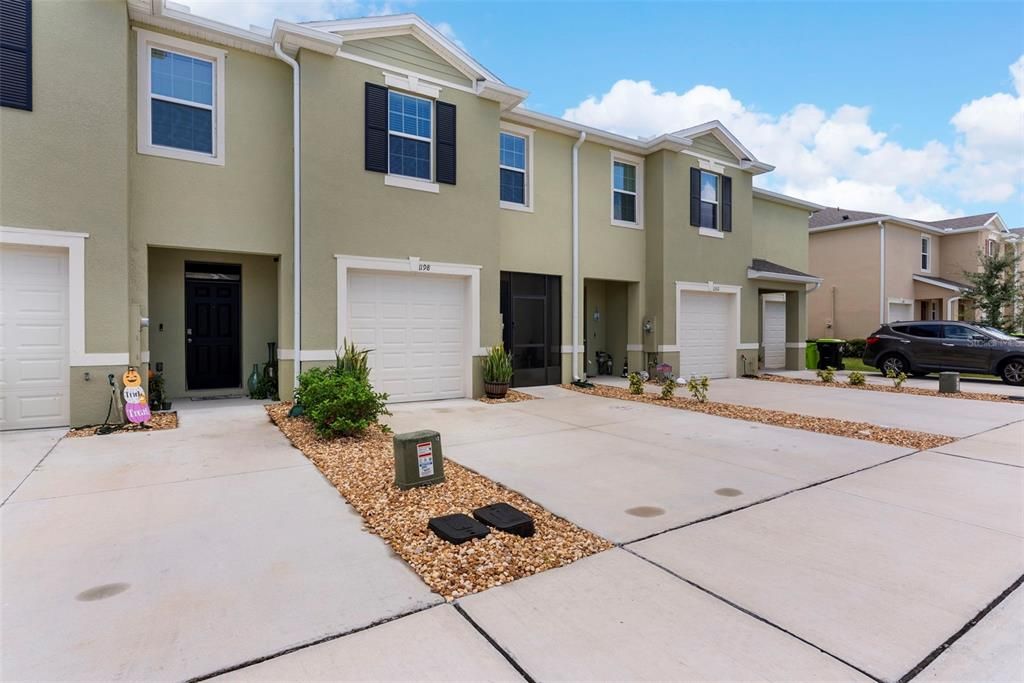 На продажу: $299,000 (3 спален, 2 ванн, 1660 Квадратных фут)