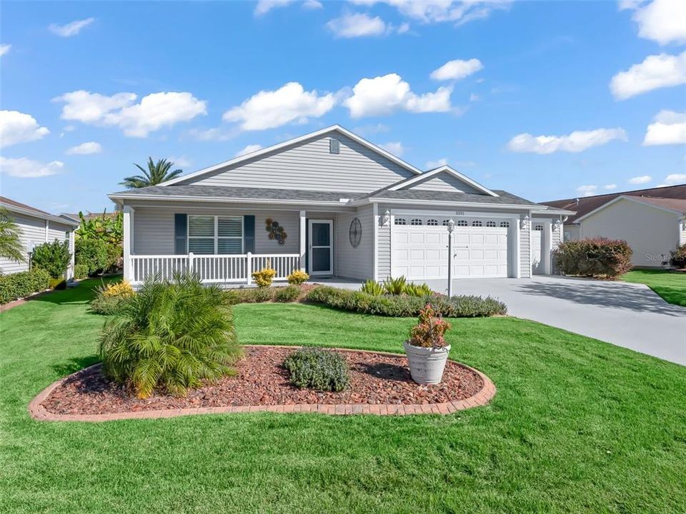 合同活跃: $425,000 (3 贝兹, 2 浴室, 1611 平方英尺)