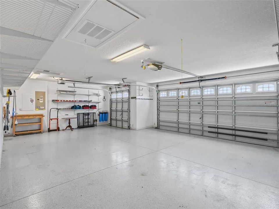 合同活跃: $425,000 (3 贝兹, 2 浴室, 1611 平方英尺)