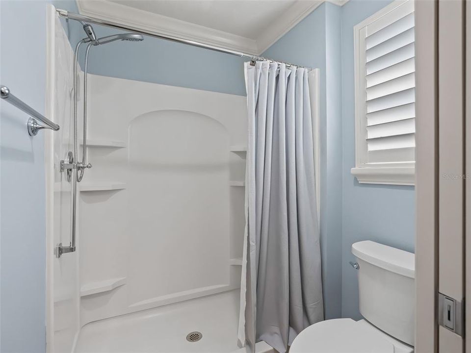 合同活跃: $425,000 (3 贝兹, 2 浴室, 1611 平方英尺)