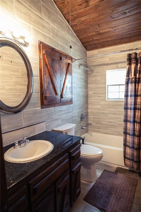 For Sale: $430,000 (3 beds, 2 baths, 2309 Square Feet)