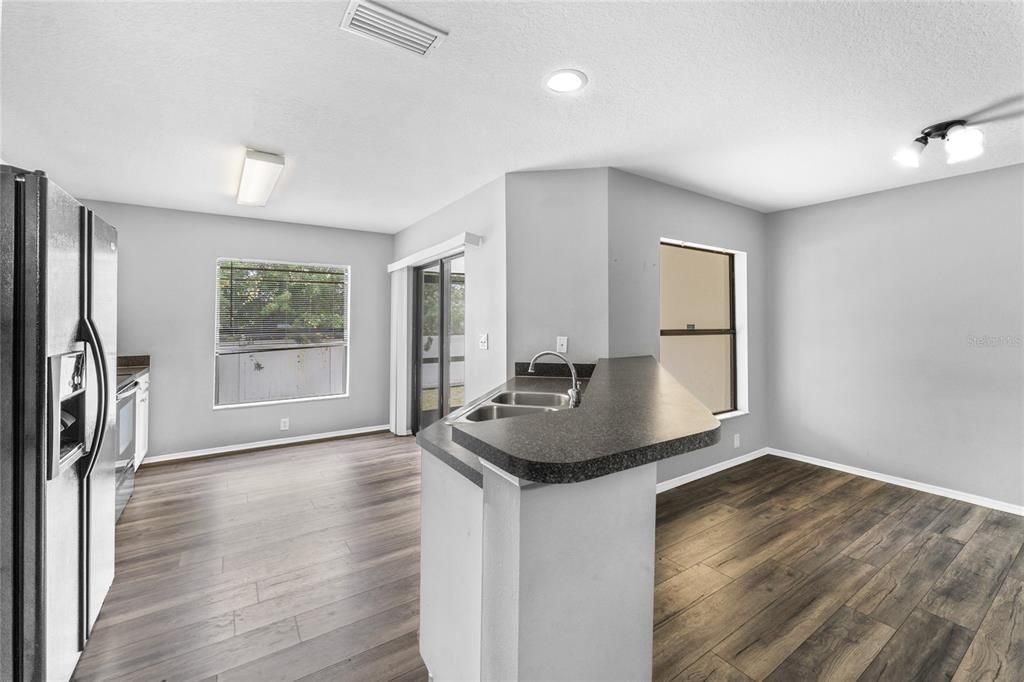 出租: $2,000 (3 贝兹, 2 浴室, 1473 平方英尺)