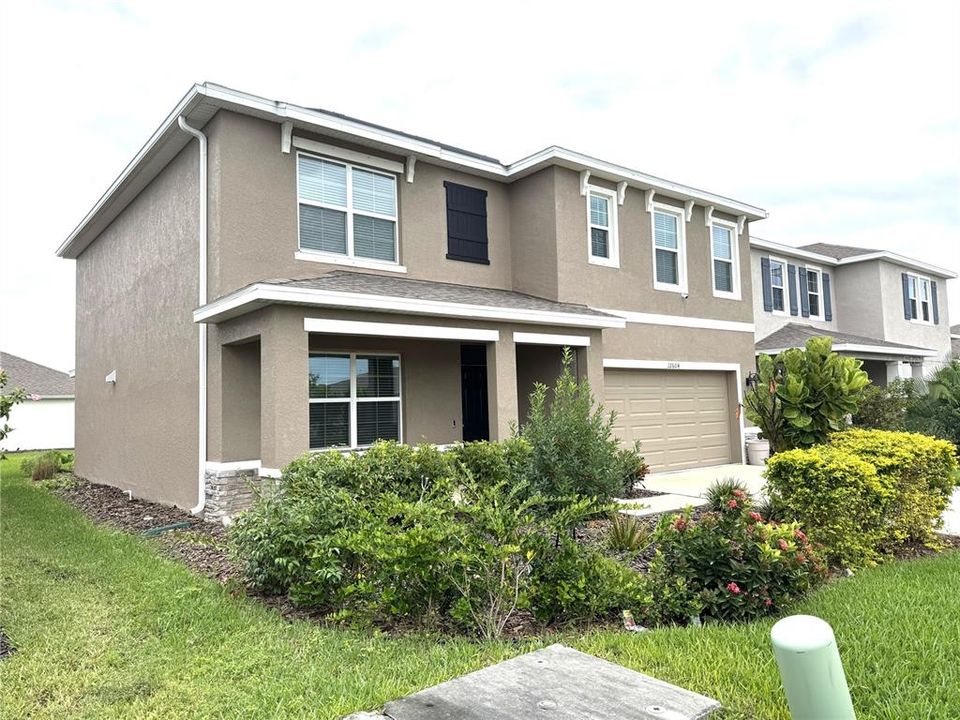 For Rent: $3,300 (5 beds, 3 baths, 2631 Square Feet)