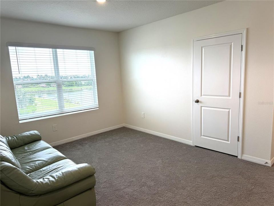 For Rent: $3,300 (5 beds, 3 baths, 2631 Square Feet)