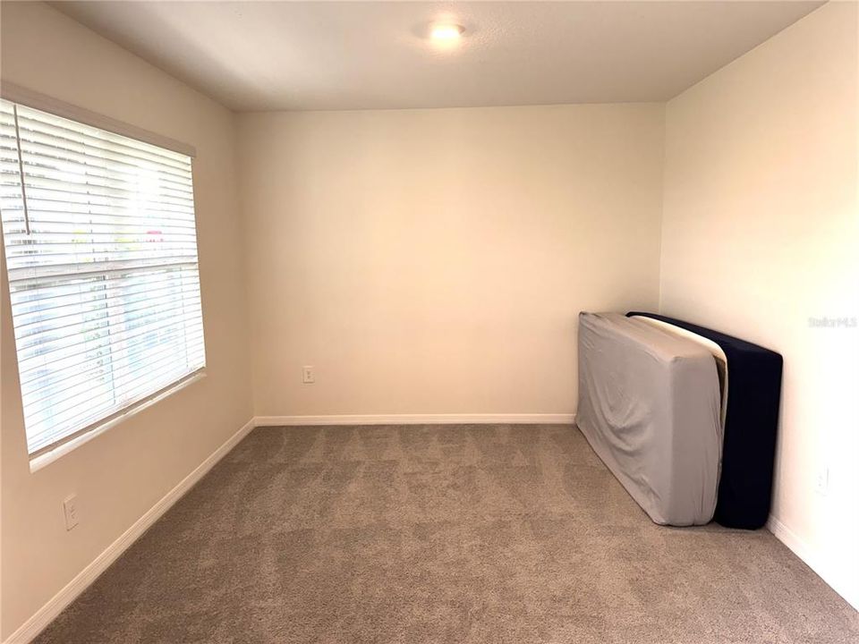 For Rent: $3,300 (5 beds, 3 baths, 2631 Square Feet)