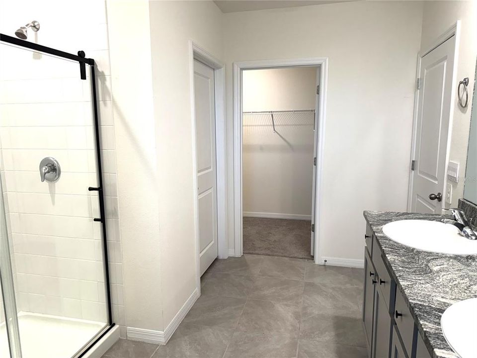 For Rent: $3,300 (5 beds, 3 baths, 2631 Square Feet)