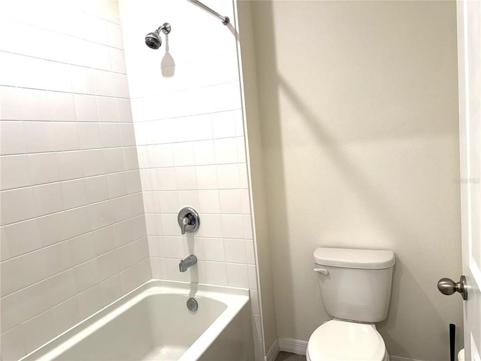 For Rent: $3,300 (5 beds, 3 baths, 2631 Square Feet)