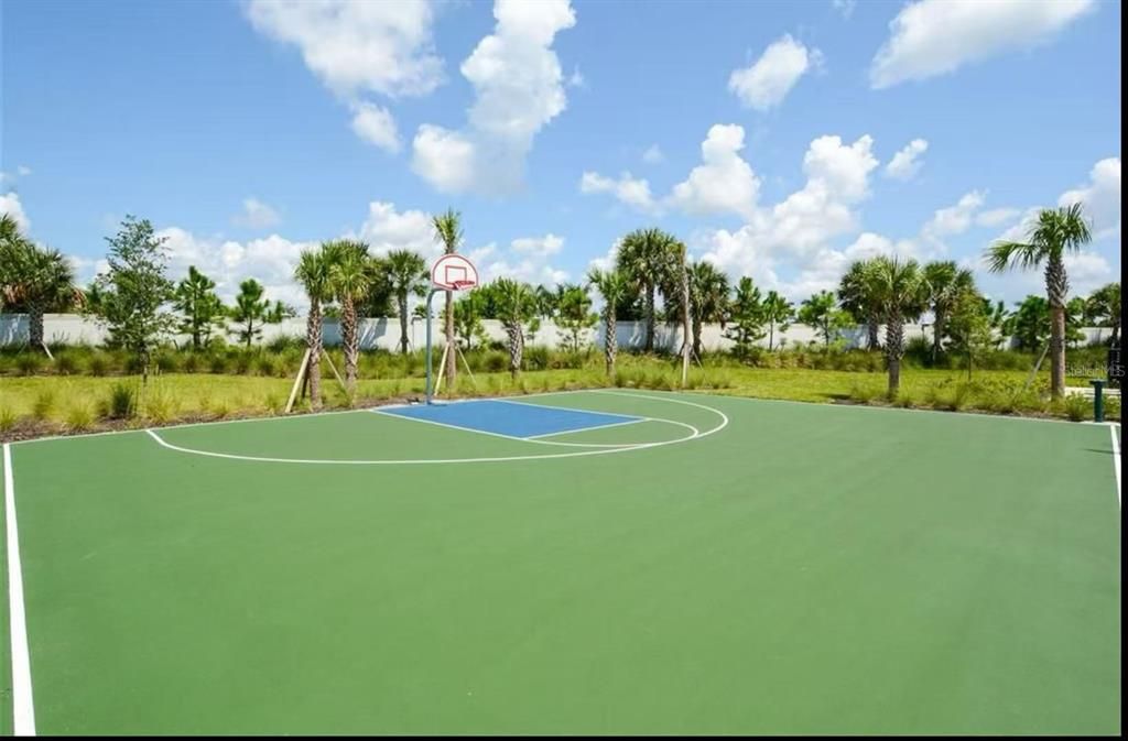 For Rent: $3,300 (5 beds, 3 baths, 2631 Square Feet)