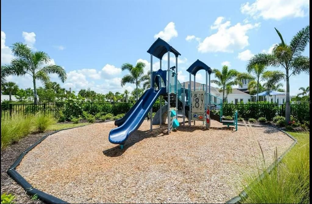 For Rent: $3,300 (5 beds, 3 baths, 2631 Square Feet)