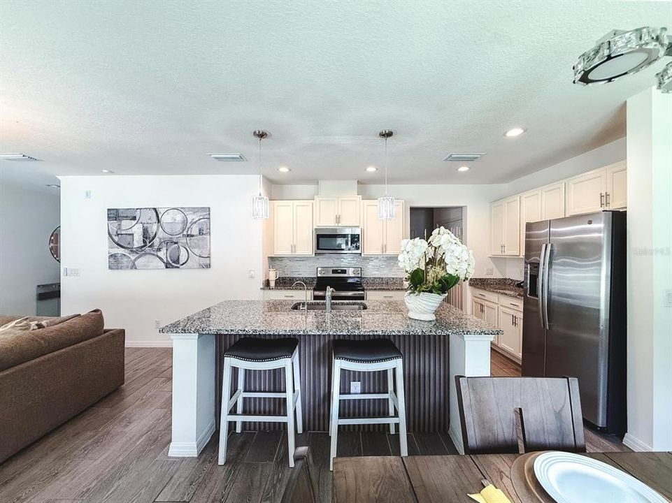 出租: $2,795 (4 贝兹, 3 浴室, 2178 平方英尺)