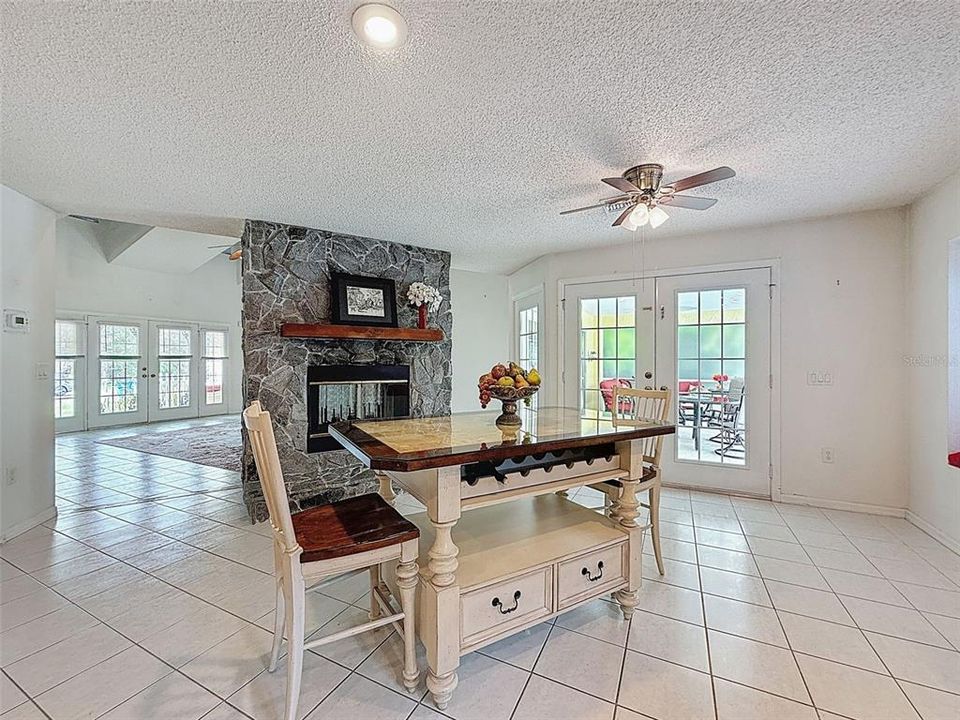 For Sale: $380,000 (3 beds, 2 baths, 1614 Square Feet)