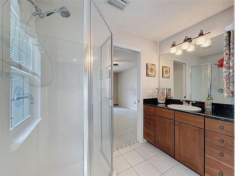 For Sale: $380,000 (3 beds, 2 baths, 1614 Square Feet)